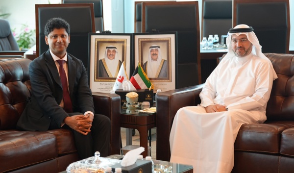 رئيس الطيران المدني يبحث مع السفير البريطاني تعزيز التعاون في مجال الطيران رئيس الطيران المدني يبحث مع السفير البريطاني تعزيز التعاون في مجال الطيران