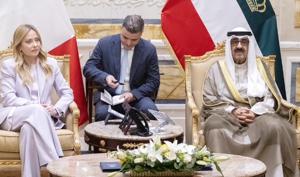 سمو الأمير يستقبل رئيسة وزراء إيطاليا بمناسبة زيارتها الرسمية للبلاد سمو الأمير يستقبل رئيسة وزراء إيطاليا بمناسبة زيارتها الرسمية للبلاد