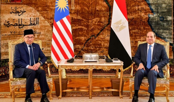 رئيس وزراء ماليزيا الشارع في بلادنا يعرف مكانة مصر والأزهر وأم كلثوم