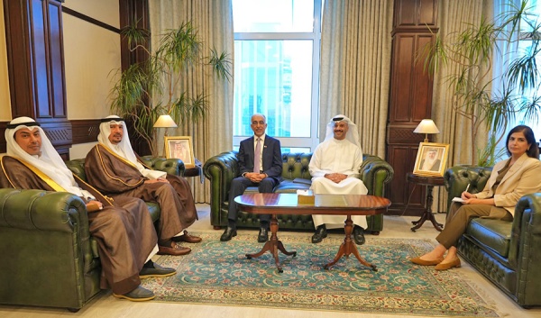 وزير الأشغال البحريني وسفير الكويت يؤكدان أهمية تبادل التجارب والخبرات التنموية وزير الأشغال البحريني وسفير الكويت يؤكدان أهمية تبادل التجارب والخبرات التنموية