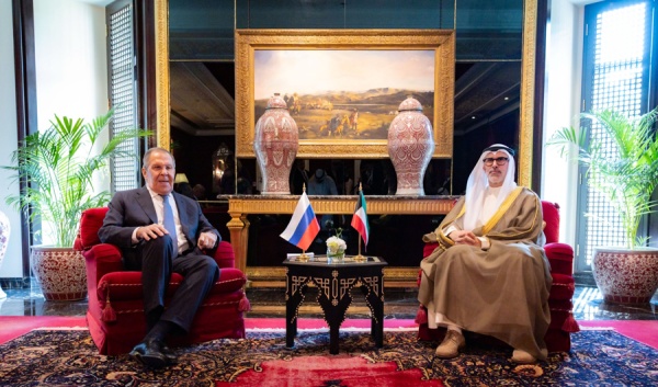 وزير الخارجية يلتقي نظيره الروسي على هامش الحوار الاستراتيجي الخليجي الروسي