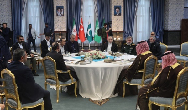 بدء اجتماع رباعي في طهران بمشاركة إيران وباكستان وتركيا والسعودية