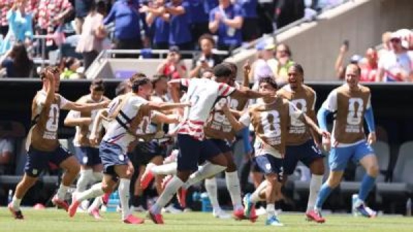 أمريكا ثاني المتأهلين إلى دور الـ32 أمريكا ثاني المتأهلين إلى دور الـ32