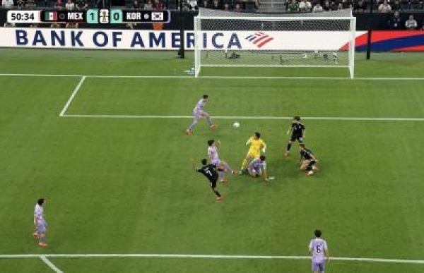 المكسيك أول منتخب يتأهل الى الدور الثاني للمونديال المكسيك أول منتخب يتأهل الى الدور الثاني للمونديال