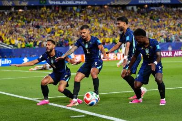 البرازيل تفوز على هايتي بثلاثية البرازيل تفوز على هايتي بثلاثية