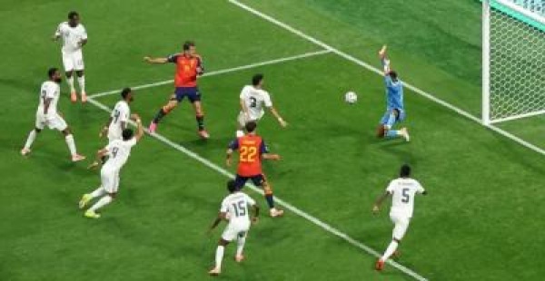 إسبانيا ت ذل السعودية برباعية في المونديال إسبانيا ت ذل السعودية برباعية في المونديال