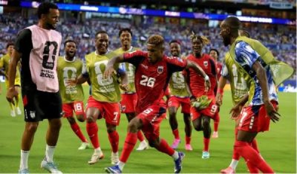 الرأس الأخضر تواصل كتابة تاريخها في كأس العالم الرأس الأخضر تواصل كتابة تاريخها في كأس العالم