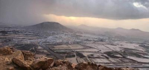 طقس عاصف وممطر احذروا السيول طقس عاصف وممطر احذروا السيول