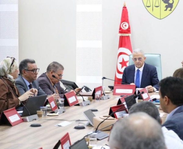 وزارة الصحة جلسة عمل حول مشروع مركز لعلاج الأورام بتونس الكبرى وزارة الصحة جلسة عمل حول مشروع مركز لعلاج الأورام بتونس الكبرى