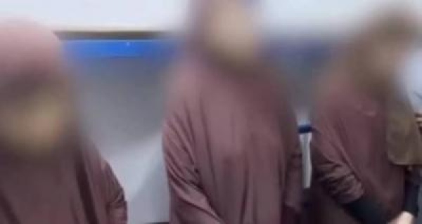 المجرم المتطرف بن غفير يقتحم زنازين أسيرات ساخرا أنا سعيد بظروف اعتقالكن القاسية المجرم المتطرف بن غفير يقتحم زنازين أسيرات ساخرا أنا سعيد بظروف اعتقالكن القاسية