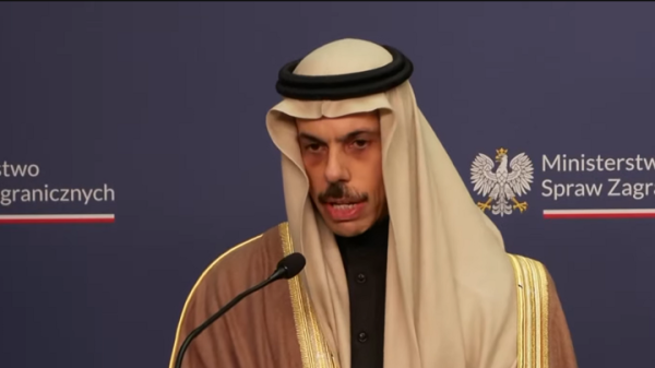 وزير الخارجية السعودي باب الدبلوماسية لا يزال مفتوحا للتعامل مع الحوثيين وزير الخارجية السعودي باب الدبلوماسية لا يزال مفتوحا للتعامل مع الحوثيين