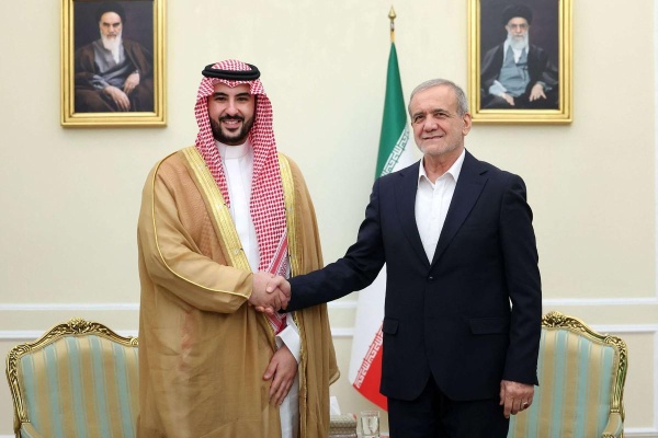 الخارجية السعودية تصدر بيان بشأن زيارة وزير الدفاع وممثلي اتفاقية مكة إلى طهران