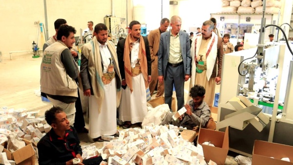 صنعاء مدير عام هيئة المواصفات يزور عددا من المصانع المحلية بصنعاء صنعاء مدير عام هيئة المواصفات يزور عددا من المصانع المحلية بصنعاء