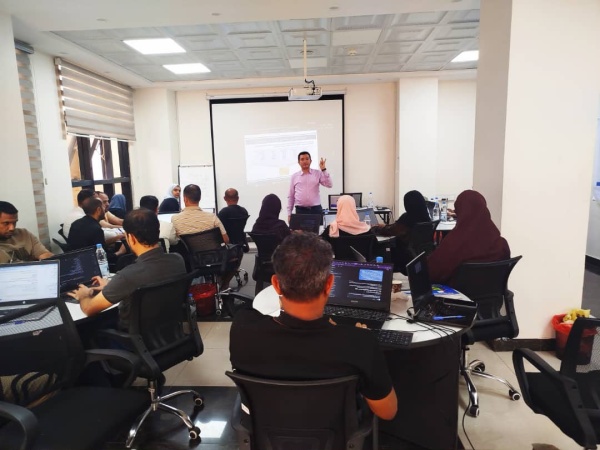 صنعاء صندوق تنمية المهارات يختتم برنامج توظيف الذكاء الاصطناعي في العمل المصرفي بالتعاون مع أكاديمية ريادة صنعاء صندوق تنمية المهارات يختتم برنامج توظيف الذكاء الاصطناعي في العمل المصرفي بالتعاون مع أكاديمية ريادة