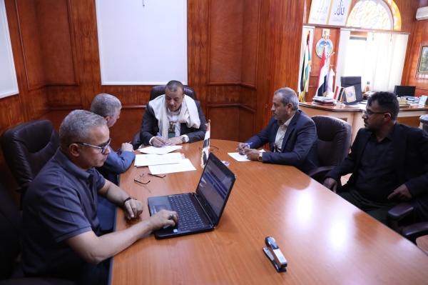 صنعاء القائم بأعمال وزير الاقتصاد يناقش مع قيادة هيئة المواصفات تطوير الأداء ويطلع على تجهيز أجهزة الفحص الحديثة