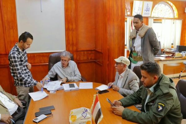 صنعاء نائب مدير عام هيئة المواصفات يلتقي المواطنين ورواد الأعمال في اليوم المفتوح