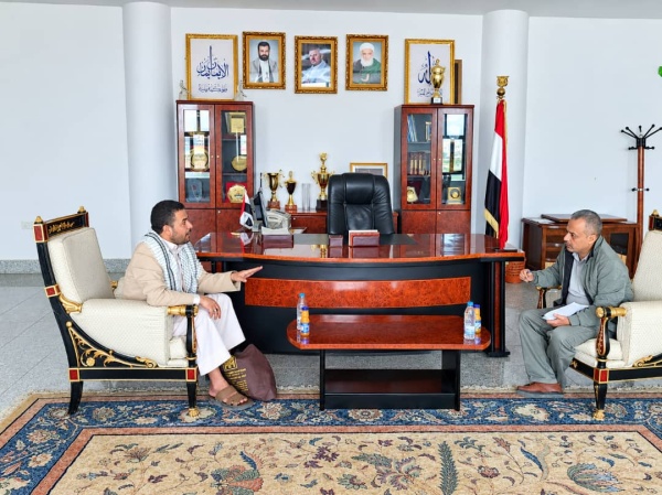 صنعاء نائبا وزيري الخدمة المدنية والشباب يناقشان إعداد اللوائح التفصيلية للإدارات والأقسام التخصصية صنعاء نائبا وزيري الخدمة المدنية والشباب يناقشان إعداد اللوائح التفصيلية للإدارات والأقسام التخصصية