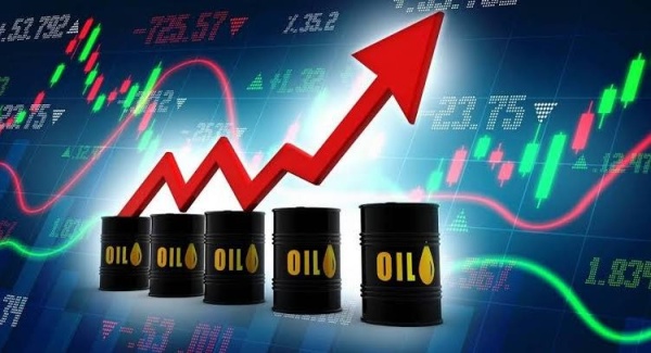 مصادر تكشف عن ارتفاع أسعار النفط العالمية بعد فرض صنعاء حصار بحري على السعودية مصادر تكشف عن ارتفاع أسعار النفط العالمية بعد فرض صنعاء حصار بحري على السعودية
