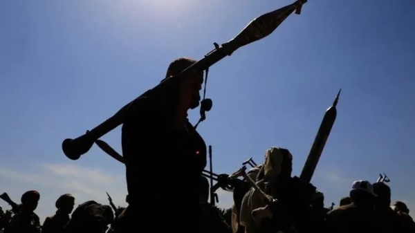 ضابط بالمليشيا يفضح قيادته