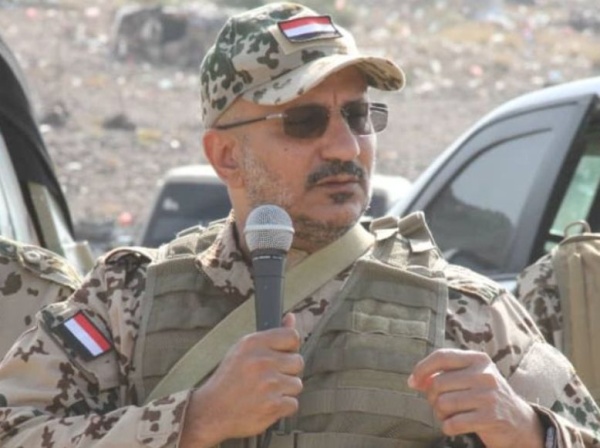 طارق عفاش يدشن قاعدة أجنبية