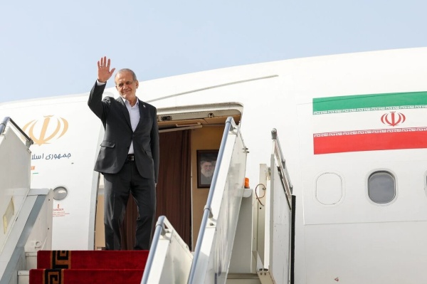 الرئيس الايراني يغادر طهران