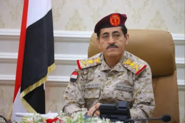 اعلان مفاجئ لوزير الدفاع اعلان مفاجئ لوزير الدفاع