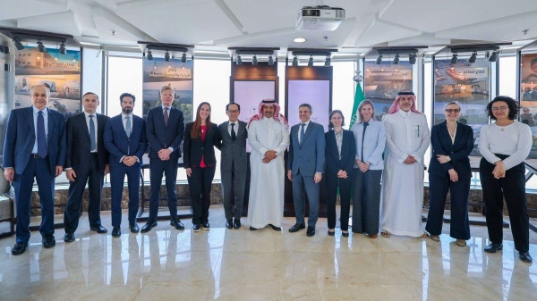 سفير المملكة لدى اليمن يقيم مأدبة غداء تكريم ا للسفير الأمريكي ستيفن فاغن بمناسبة انتهاء مهامه سفير المملكة لدى اليمن يقيم مأدبة غداء تكريم ا للسفير الأمريكي ستيفن فاغن بمناسبة انتهاء مهامه