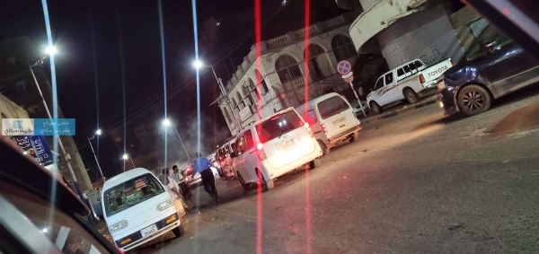 عاجل محتجون يقطعون طريق رئيسي بالتواهي والشرطة تتحرك صور عاجل محتجون يقطعون طريق رئيسي بالتواهي والشرطة تتحرك صور