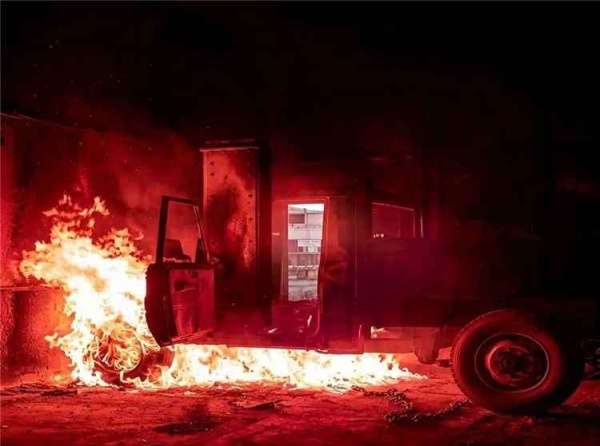 عاجل قتلى وجرحى بانفجار في صنعاء والكشف عن ماحدث عاجل قتلى وجرحى بانفجار في صنعاء والكشف عن ماحدث