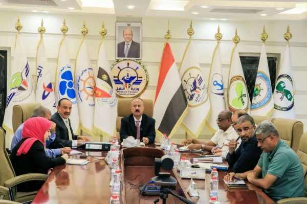 اجتماع لوزارة النقل والسلطة المحلية بشبوة تناقشان استكمال إجراءات اعتماد مشروع ميناء قنا اجتماع لوزارة النقل والسلطة المحلية بشبوة تناقشان استكمال إجراءات اعتماد مشروع ميناء قنا
