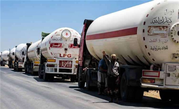 استئناف ضخ الوقود إلى محطة الرئيس بعدن بعد توقف دام أيام ا استئناف ضخ الوقود إلى محطة الرئيس بعدن بعد توقف دام أيام ا
