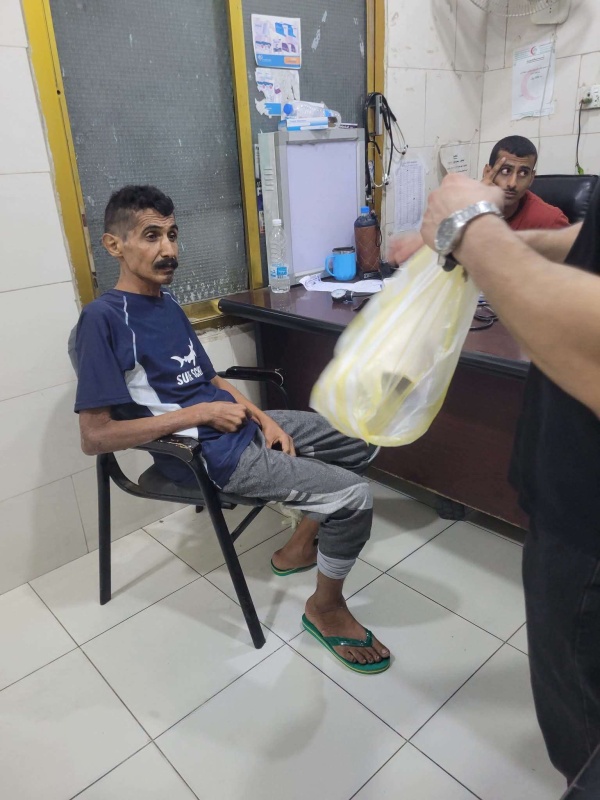 بعد العثور عليه في ظروف مأساوية شباب عدن يطلقون نداء لإنقاذ علي بعد العثور عليه في ظروف مأساوية شباب عدن يطلقون نداء لإنقاذ علي