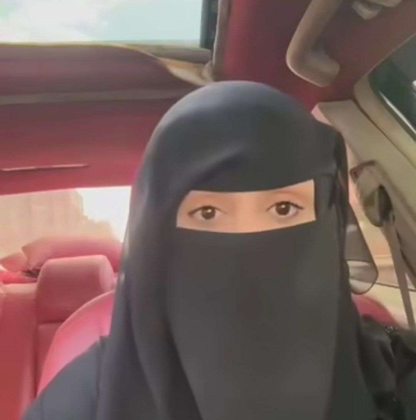 طالبوا أسرتها بدفع 17 ألف ريال سعودي للإفراج عنها اختطاف محامية في إب طالبوا أسرتها بدفع 17 ألف ريال سعودي للإفراج عنها اختطاف محامية في إب