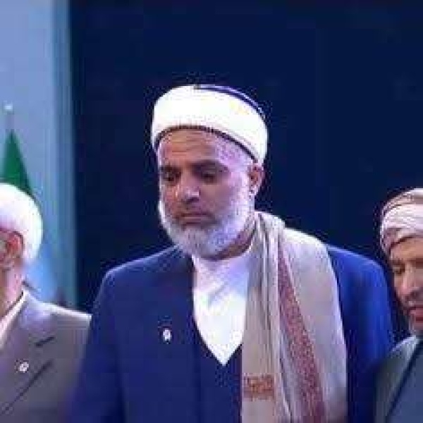 منع قيادي حو ثي بارز من البقاء في طهران وقرار مفاجئ يعيده إلى صنعاء