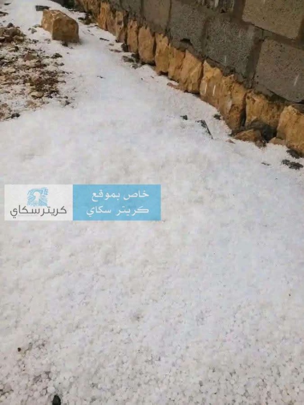 لقطات كأنها من أوروبا قرية يمنية تكتسي بالثلوج وتثير إعجاب المتابعين لقطات كأنها من أوروبا قرية يمنية تكتسي بالثلوج وتثير إعجاب المتابعين