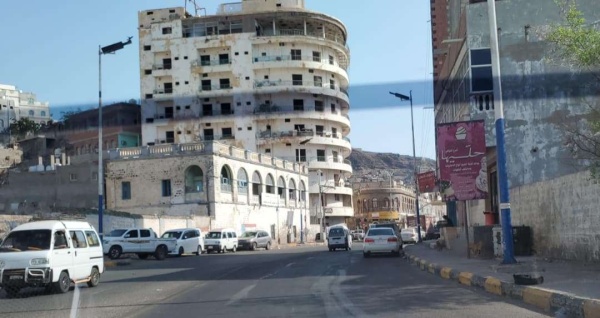 انقطاع الكهرباء عن حي منذ يومين وعملية الاصلاح الاحد بعدن انقطاع الكهرباء عن حي منذ يومين وعملية الاصلاح الاحد بعدن