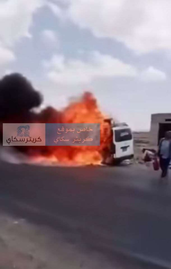 احتراق باص ركاب وتحوله إلى هيكل متفحم احتراق باص ركاب وتحوله إلى هيكل متفحم