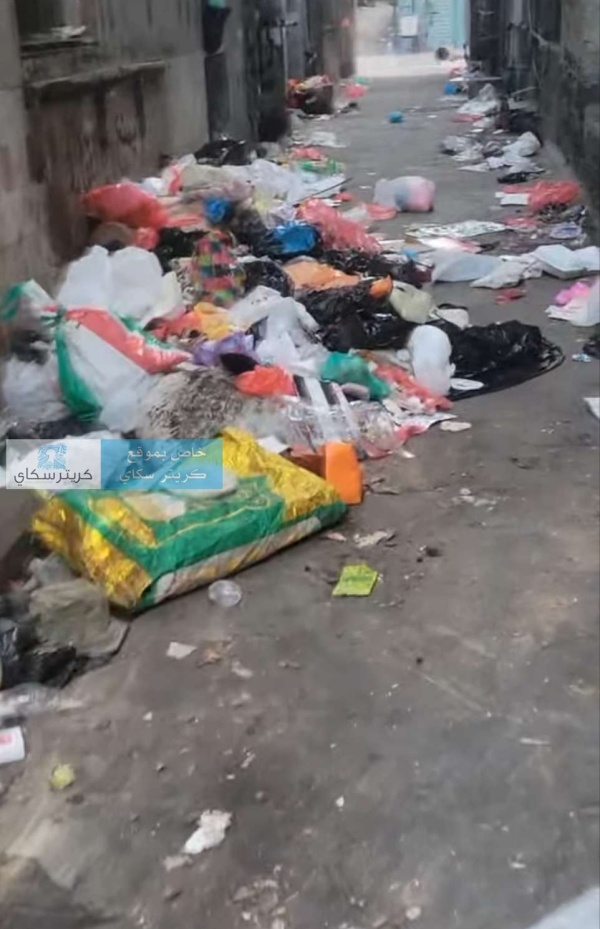أكوام القمامة تؤرق سكان حي بعدن ومطالبات بتحرك فوري أكوام القمامة تؤرق سكان حي بعدن ومطالبات بتحرك فوري