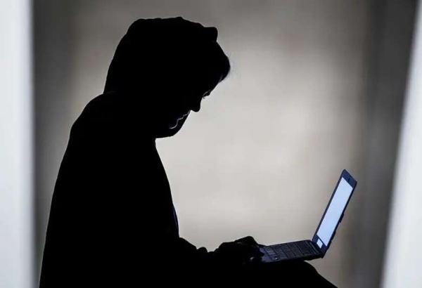 الكشف عن تفاصيل صادمة زوج يوزع مقاطع إباحية مدعي ا أنها لزوجته بعد طلاقها