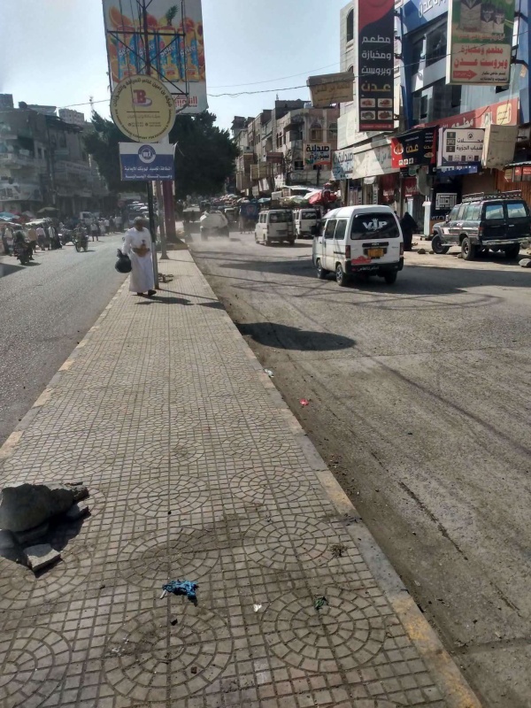 بعد رفع البسطات من شوارع تعز مطالبات بتوفير بدائل للباعة المتجولين بعد رفع البسطات من شوارع تعز مطالبات بتوفير بدائل للباعة المتجولين