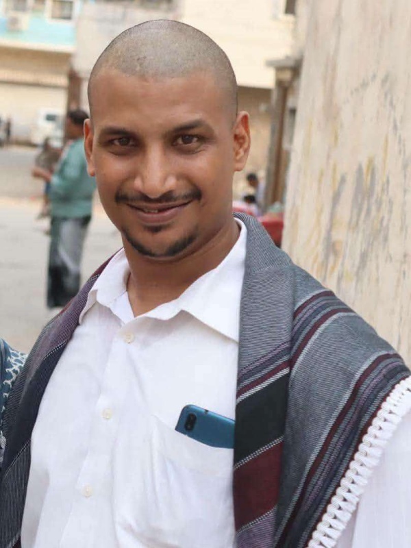 مأساة في البريقة محسن الريس يدفع حياته ثمن ا لمحاولة إنقاذ شخصين من الغرق