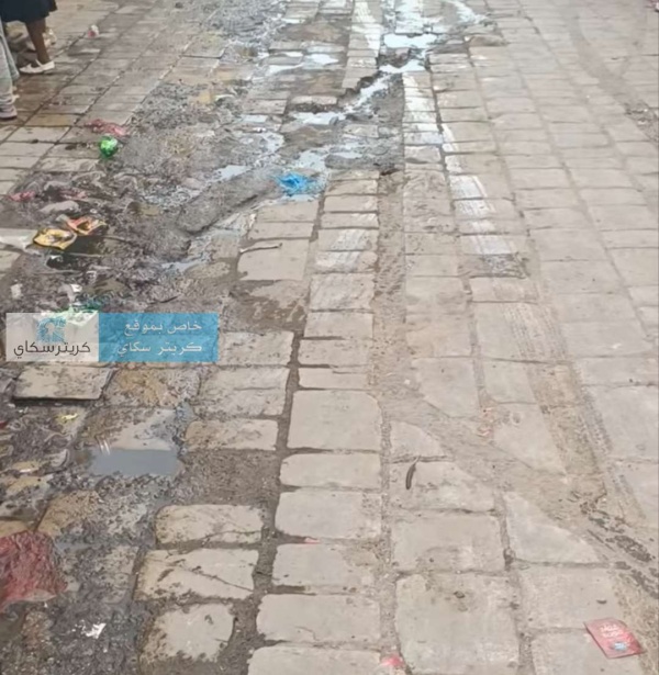 طفح المجاري يحاصر السكان ويثير غضب الأهالي في كريتر