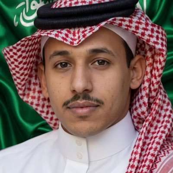 سياسي مقرب من النظام السعودي يحذر الحو ثيين من هذا الأمر