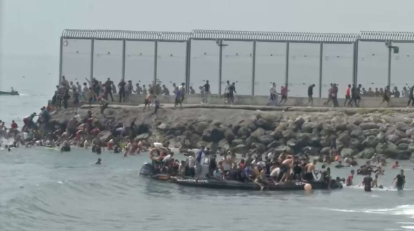 البحر يبتلع شاب ا يمني ا أثناء محاولة الوصول إلى إسبانيا