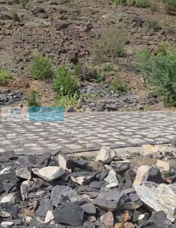 وحده في الميدان عبداللطيف الزيلعي يواصل إنجاز طريق في تهامة وحده في الميدان عبداللطيف الزيلعي يواصل إنجاز طريق في تهامة