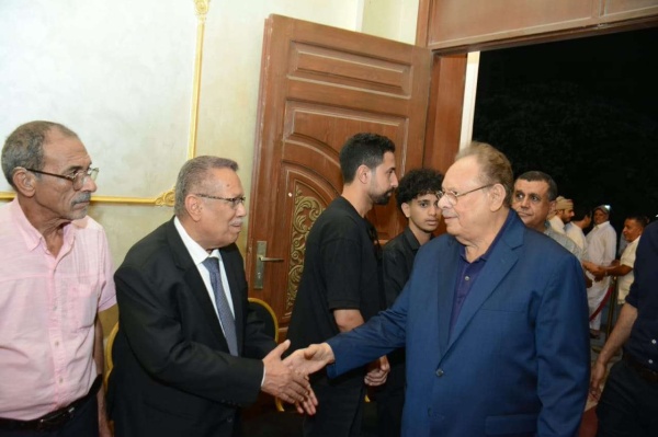 الرئيس علي ناصر محمد يحضر مجلس عزاء اللواء الركن الدكتور إسماعيل الموشكي بالقاهرة الرئيس علي ناصر محمد يحضر مجلس عزاء اللواء الركن الدكتور إسماعيل الموشكي بالقاهرة