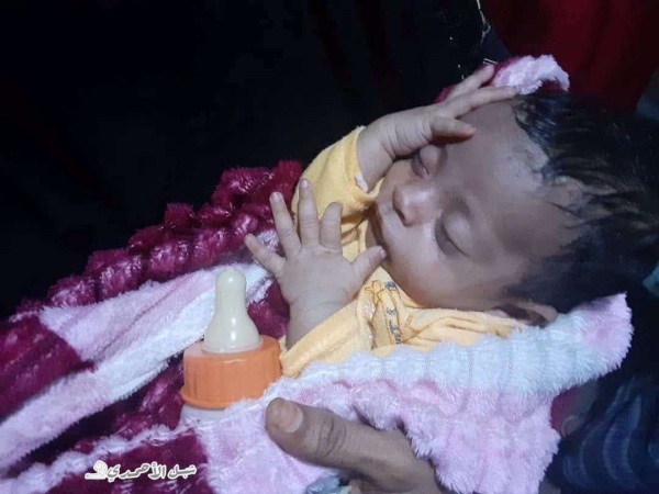 العثور على طفل رضيع متروك بجانب مسجد في المنصورة بعدن العثور على طفل رضيع متروك بجانب مسجد في المنصورة بعدن