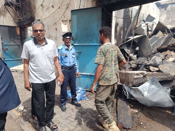 اول تحرك لعدنان القلعة بشان الحريق الكبير بمستودع بالمعلا اول تحرك لعدنان القلعة بشان الحريق الكبير بمستودع بالمعلا