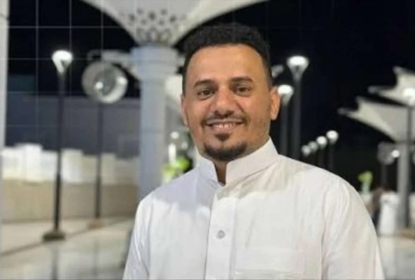 أول تعليق للفنان أحمد الجيشي عقب تهديد الحو ثيين له بوالده أول تعليق للفنان أحمد الجيشي عقب تهديد الحو ثيين له بوالده