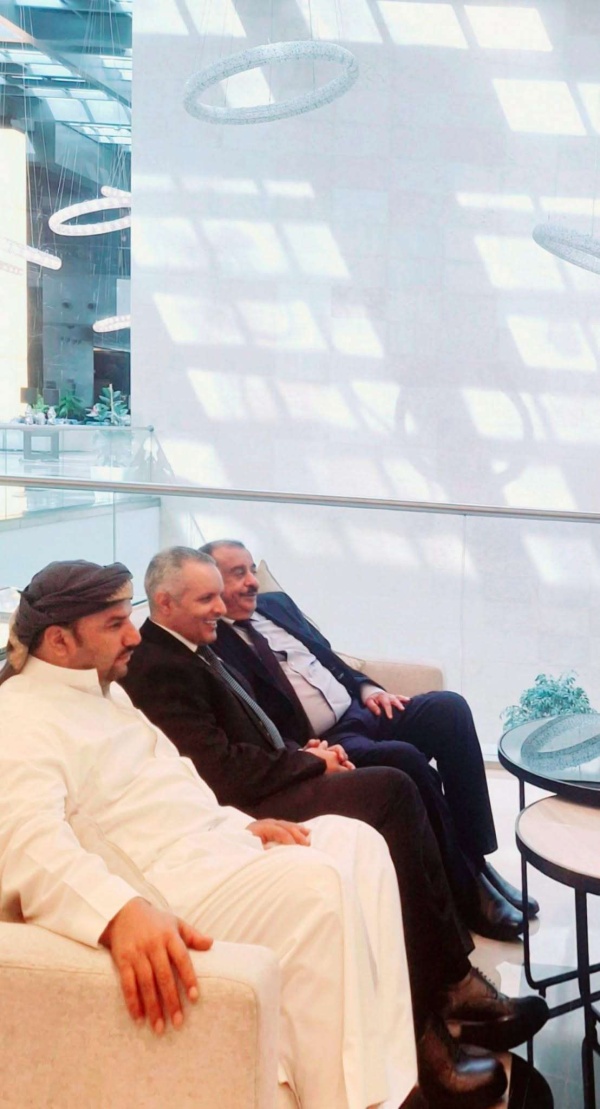 العولقي احمد بن بريك يزور المستشفى يوميا ل٨ ساعات